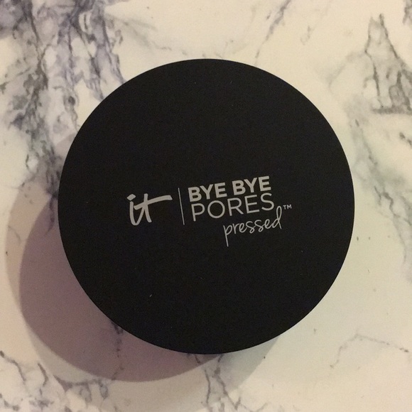 NWT! IT Cosmetics Bye Bye Pores Pressed Powder - Picture 2 of 3